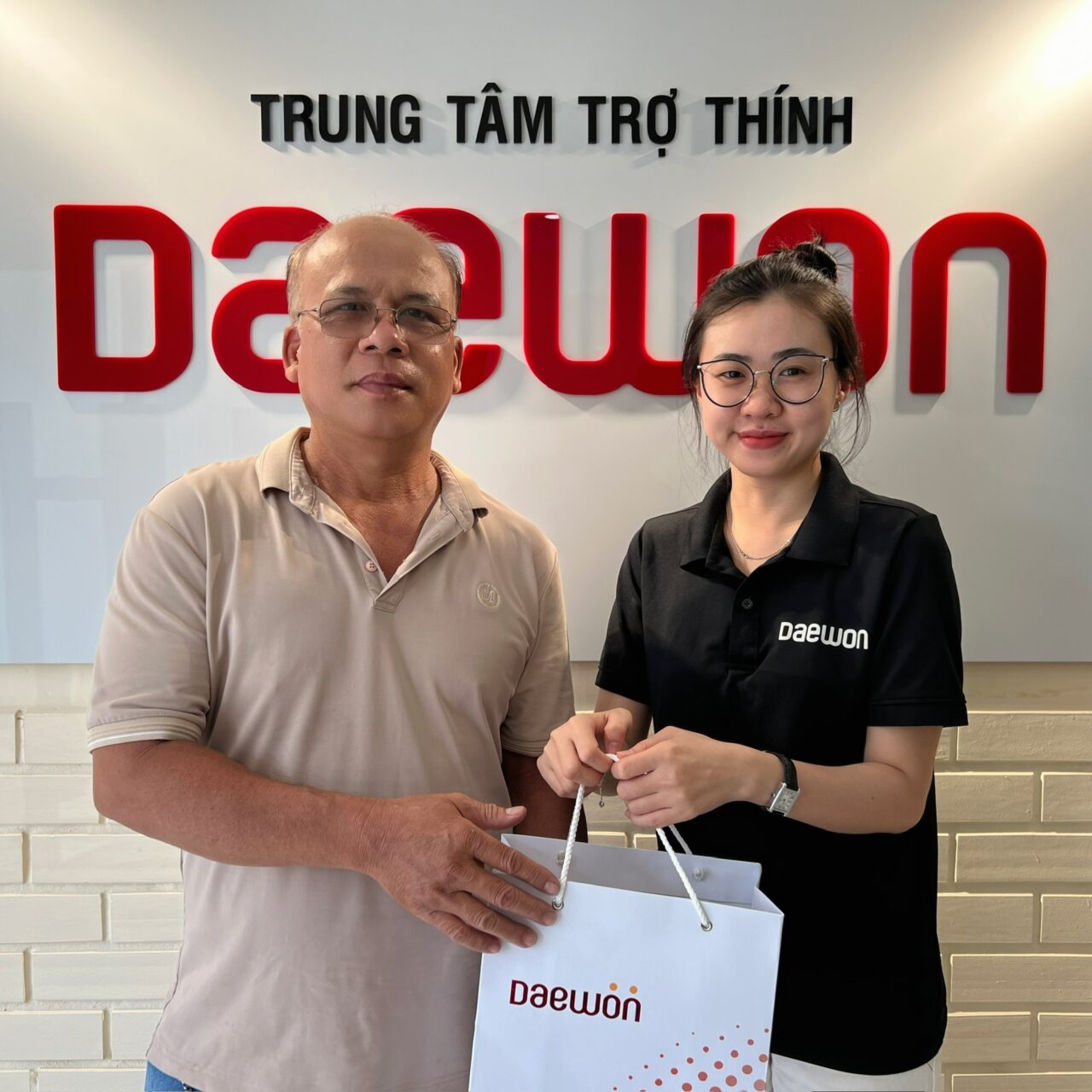 KH Dũng (53 tuổi)